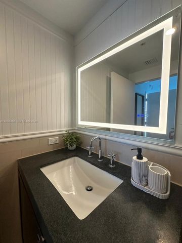 17315 Collins Avenue 2006, Sunny Isles Beach, FL 33160