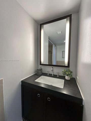 17315 Collins Avenue 2006, Sunny Isles Beach, FL 33160