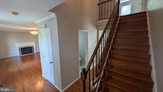 9601 WOODEDGE DR, Burke, VA 22015