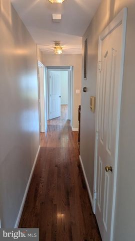 9601 WOODEDGE DR, Burke, VA 22015