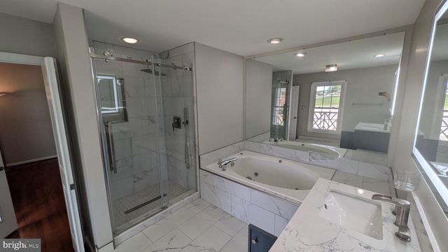 9601 WOODEDGE DR, Burke, VA 22015