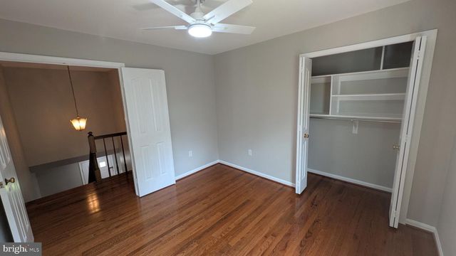9601 WOODEDGE DR, Burke, VA 22015