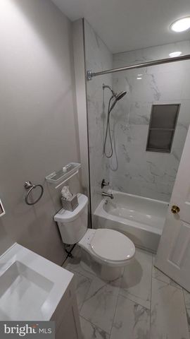9601 WOODEDGE DR, Burke, VA 22015