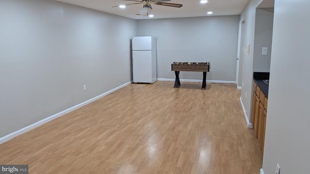 9601 WOODEDGE DR, Burke, VA 22015