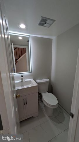 9601 WOODEDGE DR, Burke, VA 22015