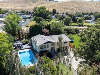 6013 W 17th Ave, Kennewick, WA 99338