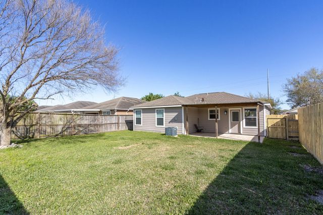 9107 Stingray Court, Texas City, TX 77591