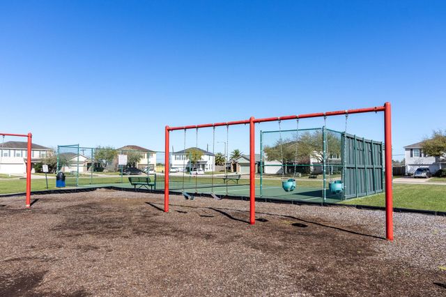 9107 Stingray Court, Texas City, TX 77591