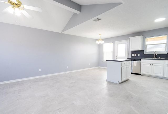 9107 Stingray Court, Texas City, TX 77591