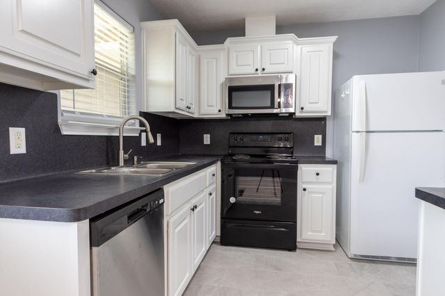 9107 Stingray Court, Texas City, TX 77591