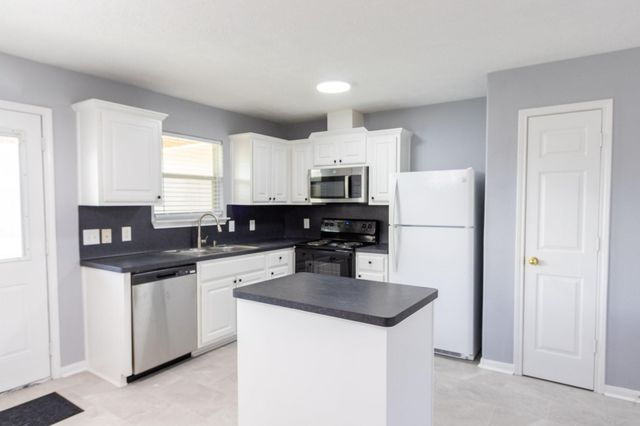 9107 Stingray Court, Texas City, TX 77591