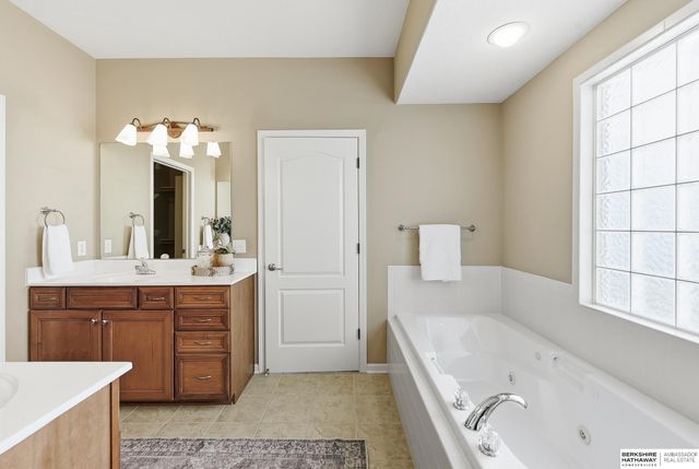 7120 N 146th Street, Bennington, NE 68007