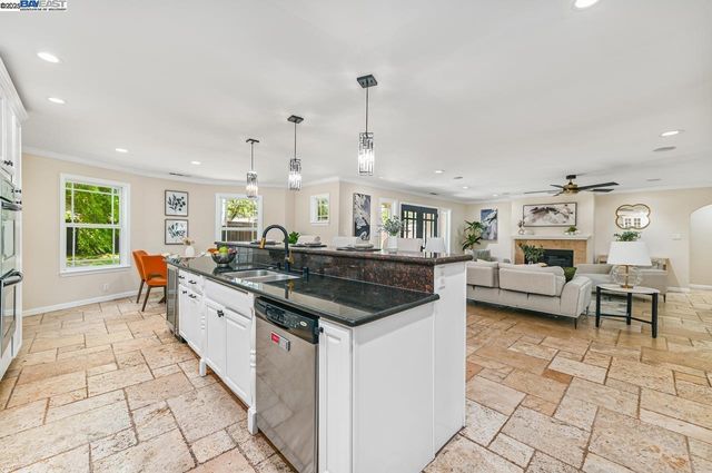 3370 Gardella Plaza, Livermore, CA 94551