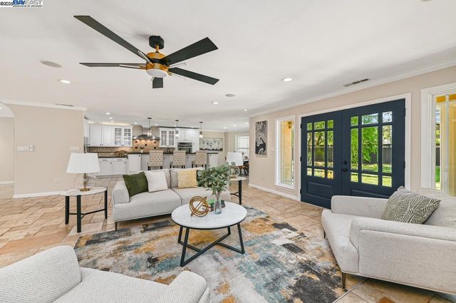 3370 Gardella Plaza, Livermore, CA 94551