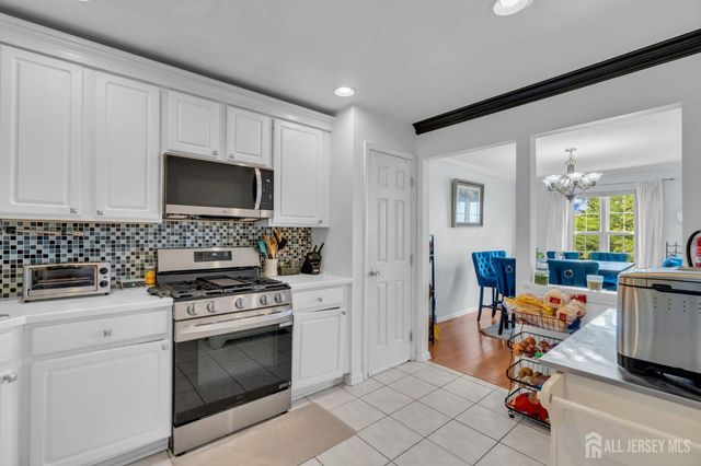 27 Hanna Lane, Old Bridge, NJ 08879