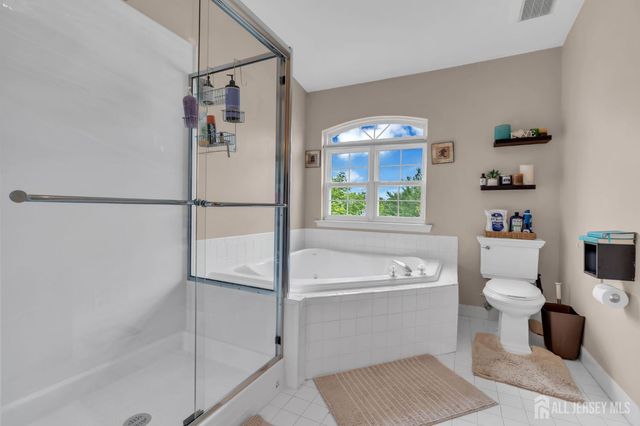 27 Hanna Lane, Old Bridge, NJ 08879