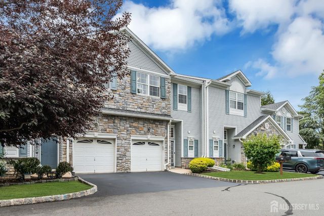 27 Hanna Lane, Old Bridge, NJ 08879