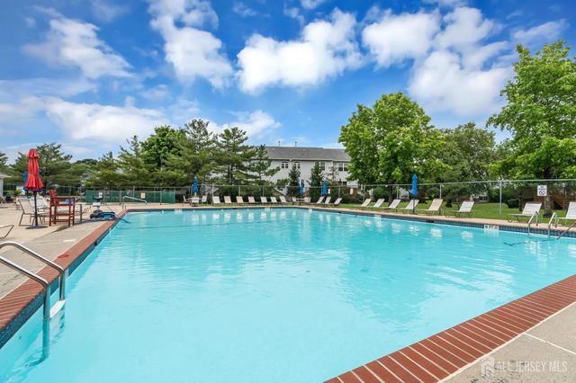 27 Hanna Lane, Old Bridge, NJ 08879