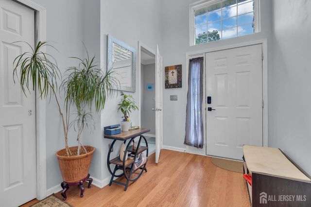 27 Hanna Lane, Old Bridge, NJ 08879