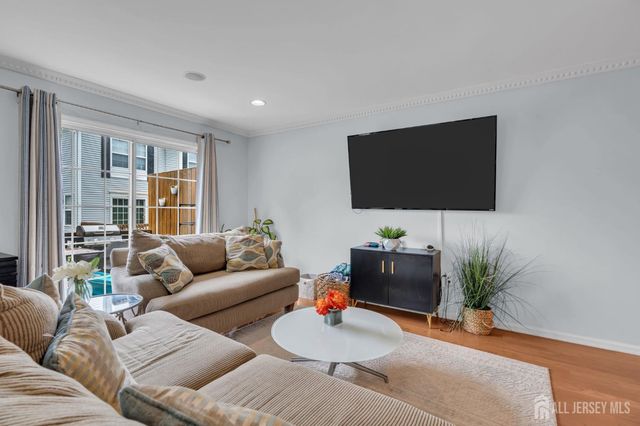 27 Hanna Lane, Old Bridge, NJ 08879
