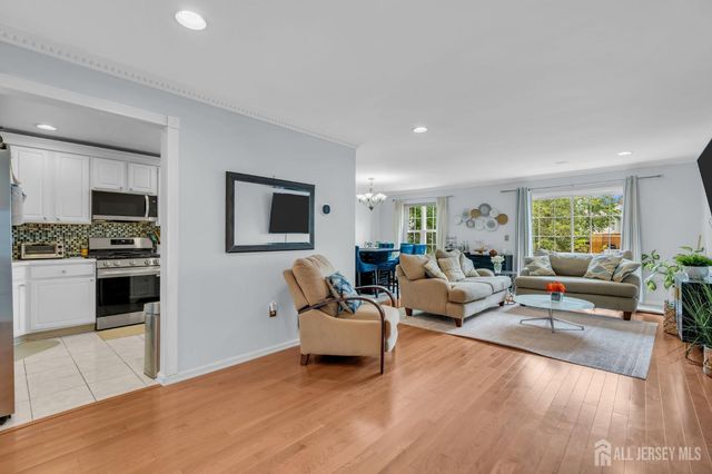 27 Hanna Lane, Old Bridge, NJ 08879