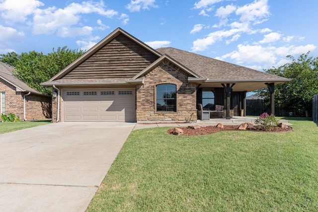 1009 NW 30th Court, Moore, OK 73160