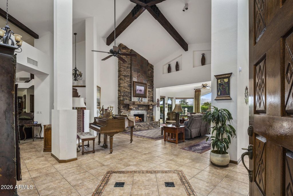 Image 7 of property listing at 19126 E POCO RIO Drive, Rio Verde, AZ 85263