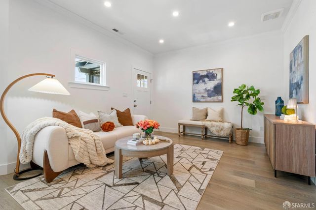 384 Rolph Street, San Francisco, CA 94112