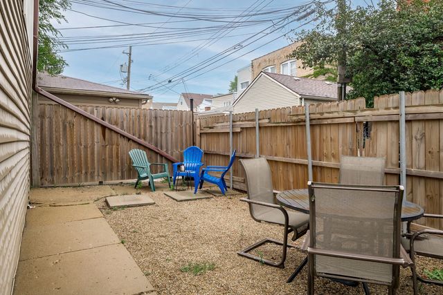 3722 W Altgeld Street 1E, Chicago, IL 60647