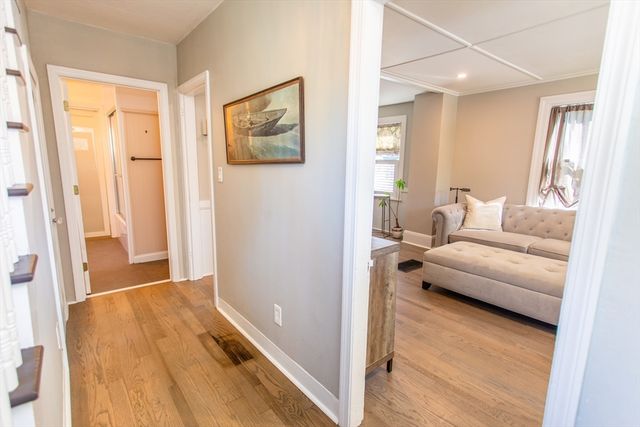 9 Hamilton St, Plymouth, MA 02360