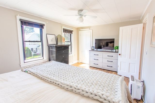 9 Hamilton St, Plymouth, MA 02360