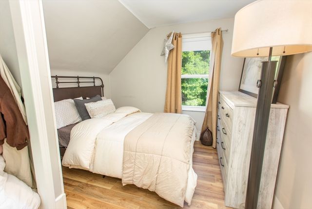 9 Hamilton St, Plymouth, MA 02360