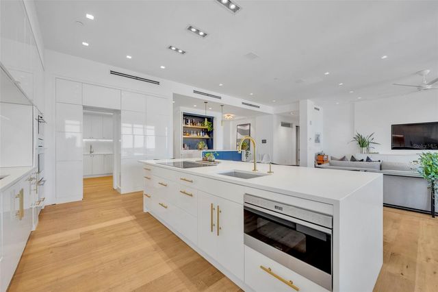 100 S EOLA DRIVE PH 116, Orlando, FL 32801