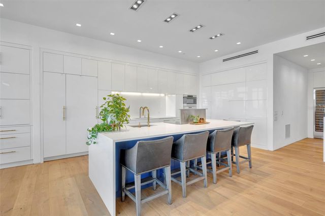 100 S EOLA DRIVE PH 116, Orlando, FL 32801