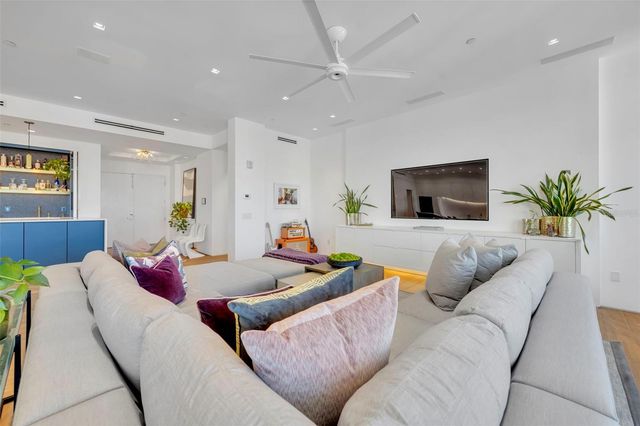 100 S EOLA DRIVE PH 116, Orlando, FL 32801