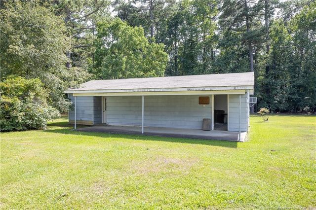 528 Fayetteville Street, Newton Grove, NC 28366