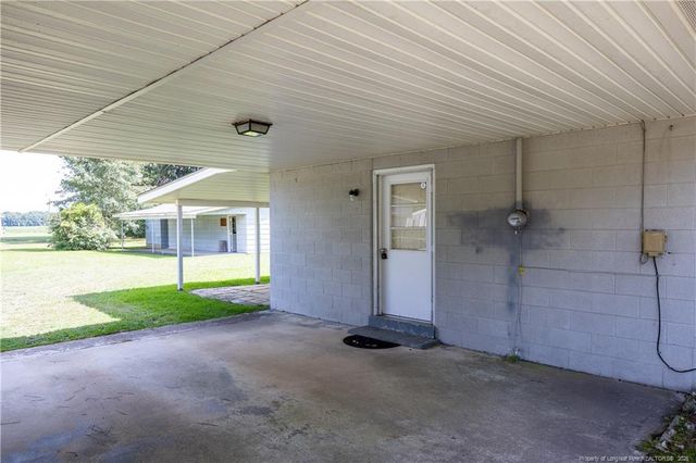 528 Fayetteville Street, Newton Grove, NC 28366
