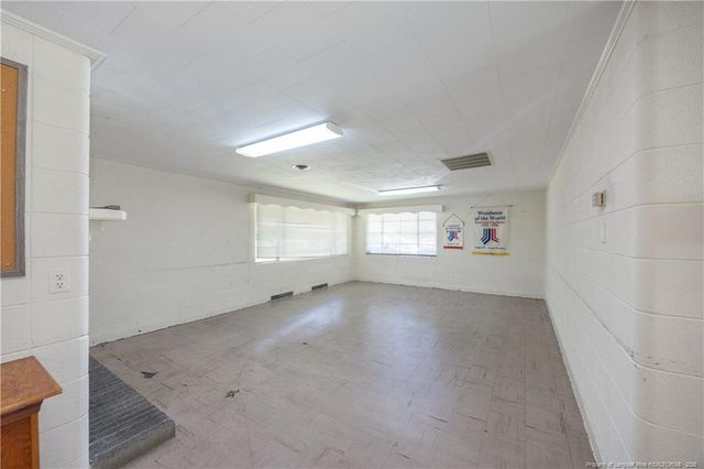 528 Fayetteville Street, Newton Grove, NC 28366