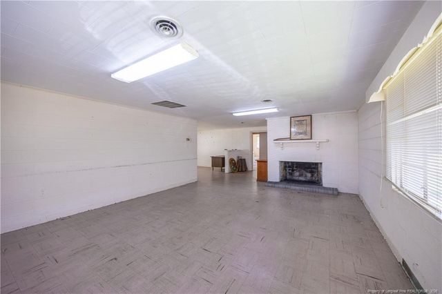 528 Fayetteville Street, Newton Grove, NC 28366