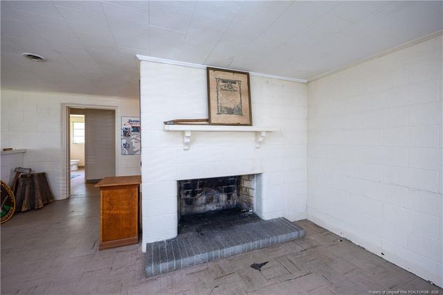 528 Fayetteville Street, Newton Grove, NC 28366