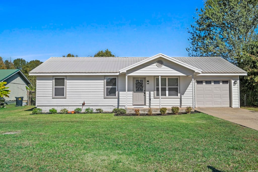 34 Langford St, Ward, AR 72176