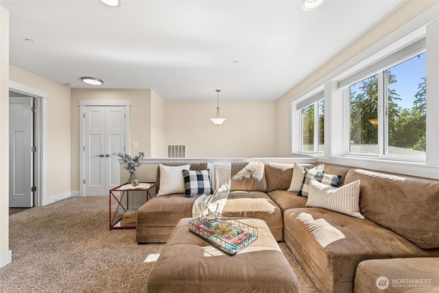 30721 40th Avenue S, Roy, WA 98580