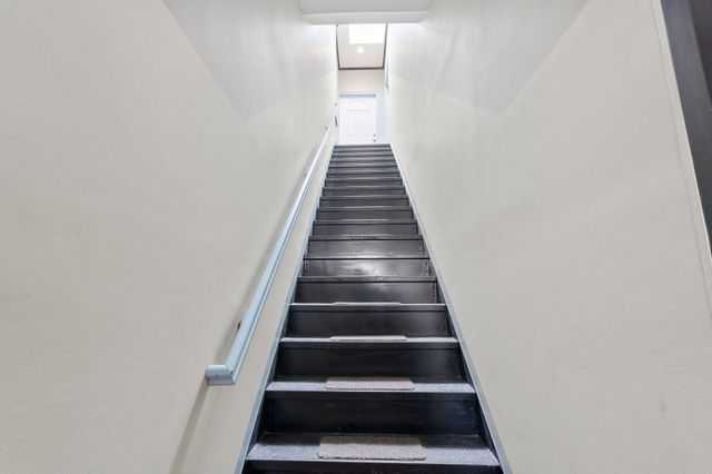 31-30 14th Street, New York City, NY 11106