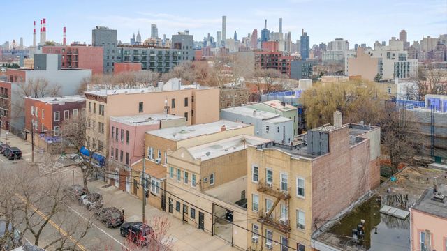 31-30 14th Street, New York City, NY 11106
