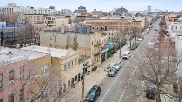 31-30 14th Street, New York City, NY 11106