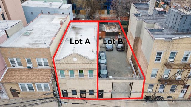 31-30 14th Street, New York City, NY 11106