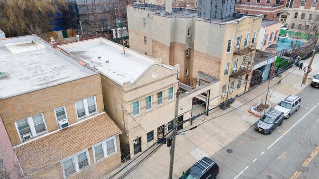 31-30 14th Street, New York City, NY 11106