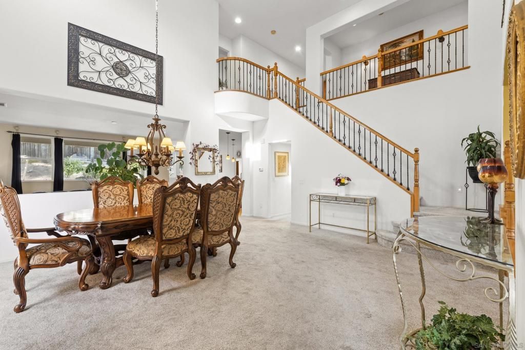 Image 10 of property listing at 315 Calle La Quinta, Chula Vista, CA 91914
