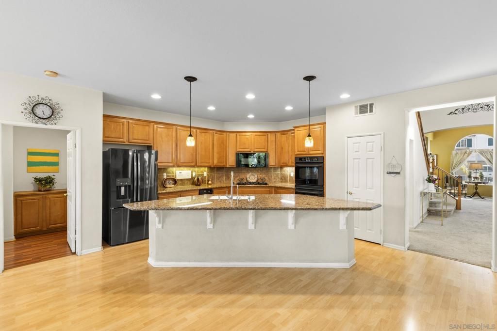 Image 11 of property listing at 315 Calle La Quinta, Chula Vista, CA 91914