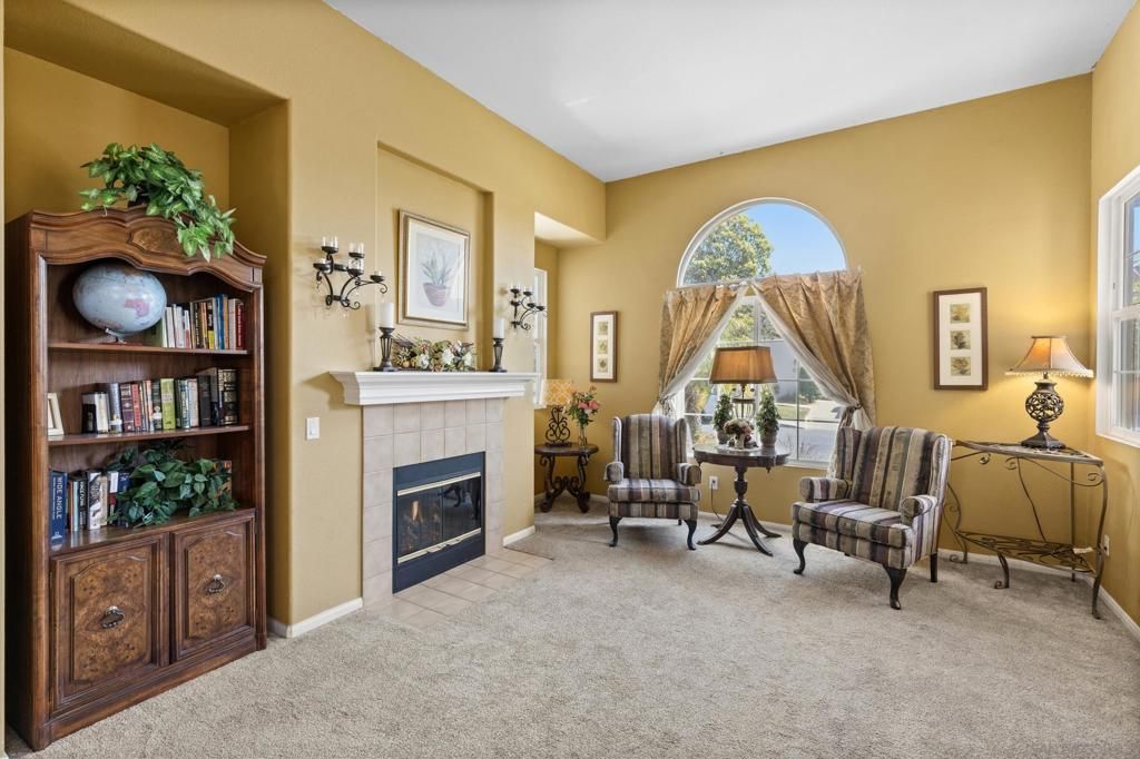 Image 2 of property listing at 315 Calle La Quinta, Chula Vista, CA 91914